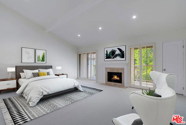 23471 Park Sorrento, Calabasas CA: https://media.crmls.org/mediaz/911672b1-2f81-44bc-93a1-d9c49b30a58b.jpg