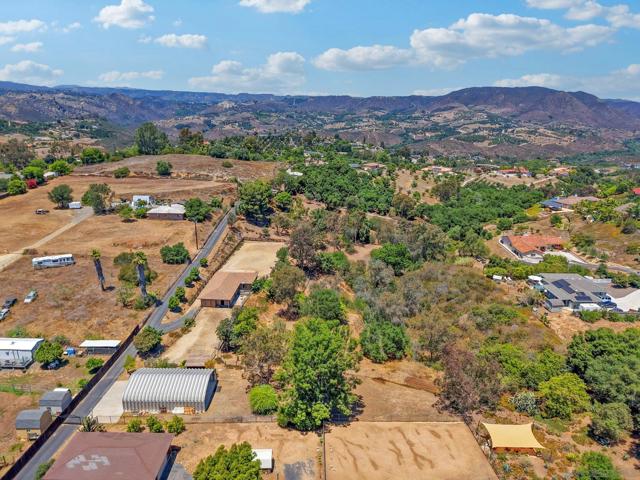 974 Via Hillview, Fallbrook CA: https://media.crmls.org/mediaz/911757f6-1bc5-4b5c-a670-5432b827fa6f.jpg