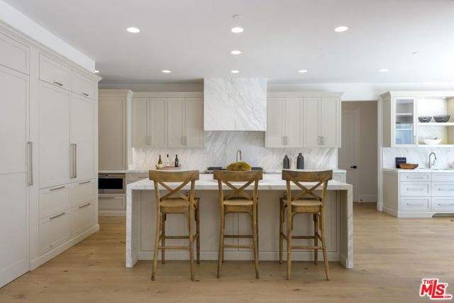 2125 Birnam Wood Drive, Santa Barbara CA: https://media.crmls.org/mediaz/91178bb4-8dad-41eb-94b1-c49697223963.jpg