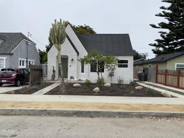 2014 Channel Drive, Ventura CA: https://media.crmls.org/mediaz/91182318-d269-41d9-9565-0b6c9881663d.jpg