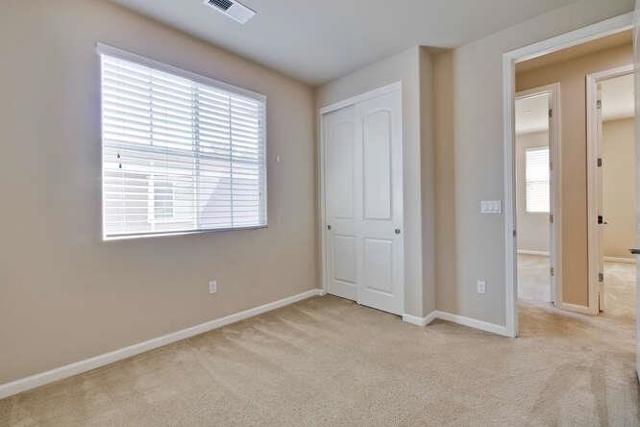 525 Aspen Place, East Palo Alto CA: https://media.crmls.org/mediaz/9118ae6a-2f27-4b14-8fc8-950f59bcc872.jpg