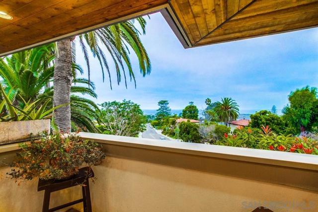 7651 Country Club Drive, La Jolla CA: https://media.crmls.org/mediaz/9118d58f-ea61-4a0f-aff0-a9ce9f753ea8.jpg