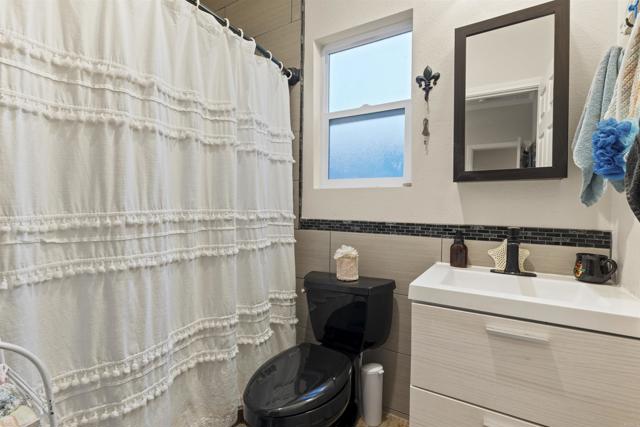 1209 Morgan Hill Drive, Chula Vista CA: https://media.crmls.org/mediaz/9118ea3b-1f6a-4b59-8e1b-4cd382d76548.jpg