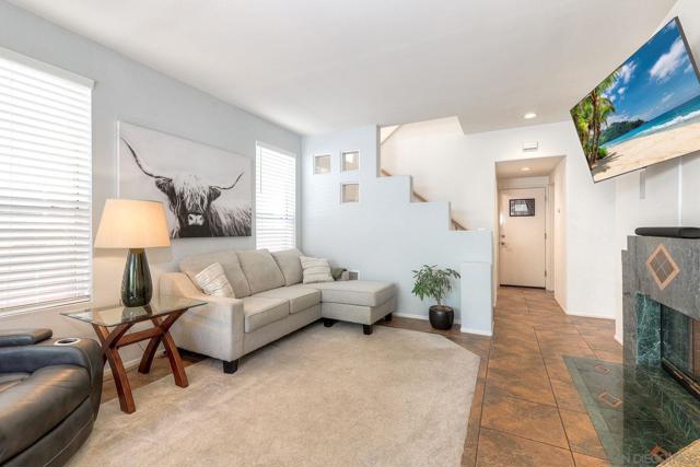 12127 Corte Napoli, San Diego CA: https://media.crmls.org/mediaz/91192cd1-cc19-4742-9a52-8a379778a937.jpg