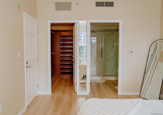 1240 India St, San Diego CA: https://media.crmls.org/mediaz/91195b08-c0f3-446b-ae73-47378a5c80e9.jpg
