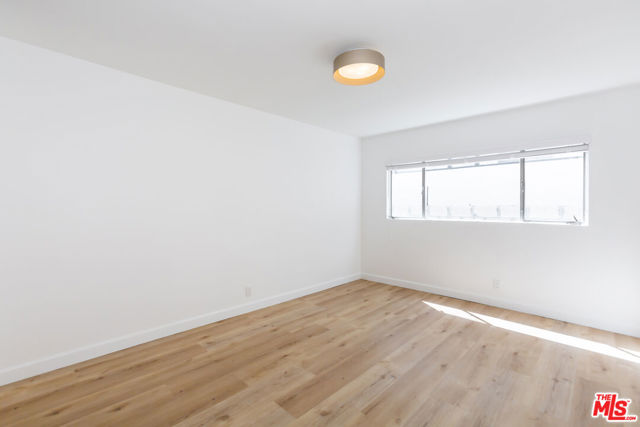 1268 N SWEETZER Avenue, West Hollywood CA: https://media.crmls.org/mediaz/911a2c1b-a8e1-4bc0-9e00-79c15ad5c94a.jpg