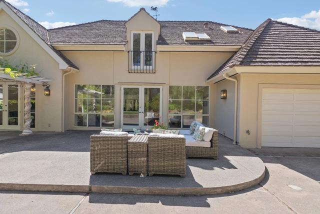 4071 Los Altos Drive, Pebble Beach CA: https://media.crmls.org/mediaz/911a7d0f-de0a-4660-976d-c1756a3f8154.jpg