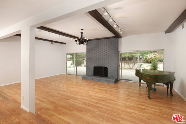 Image 3 for 7861 Oceanus Dr, Los Angeles, CA 90046