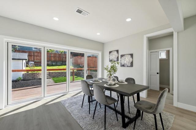 252 Euclid Avenue, Oakland CA: https://media.crmls.org/mediaz/911b57f6-cd85-4825-913d-7a5e0e0126c1.jpg