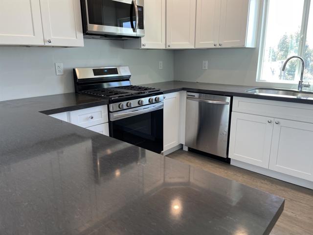 4605 4607 Terrace Dr, San Diego CA: https://media.crmls.org/mediaz/911b5fbd-a626-427b-b0d5-210bd1f0ad25.jpg