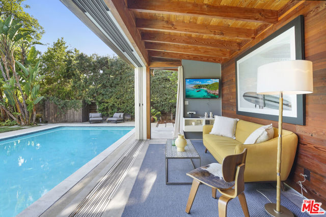12815 Sarah Street, Studio City CA: https://media.crmls.org/mediaz/911b7c26-e0c1-4762-9ceb-4b0f4bc45b4a.jpg