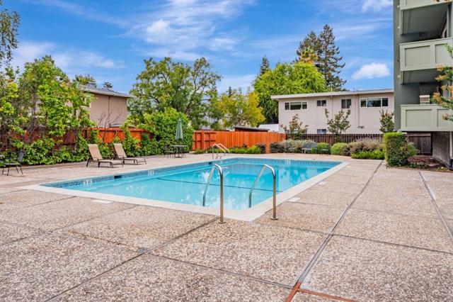 1458 Hudson Street, Redwood City CA: https://media.crmls.org/mediaz/911b867f-e5be-4c3b-a45f-8710b74e2337.jpg