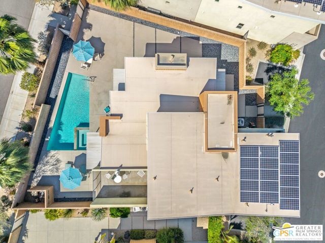 941 Oceo Circle, Palm Springs CA: https://media.crmls.org/mediaz/911c8a1f-614e-4100-8cd7-325b734d8327.jpg