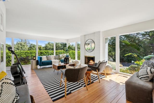 124 MARSHA PLACE, Lafayette CA: https://media.crmls.org/mediaz/911d8376-1052-42be-9016-1a20f73c6208.jpg