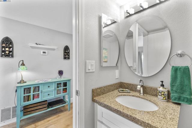 1479 Spring Valley Cmn, Livermore CA: https://media.crmls.org/mediaz/911de148-b415-4774-9d08-e1d53e9c3344.jpg