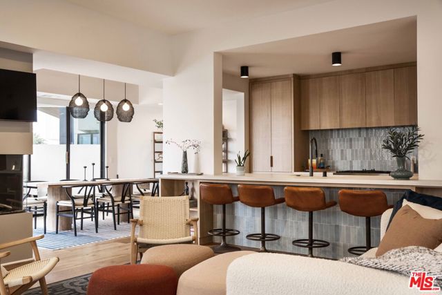 734 Esplanade, Redondo Beach, California 90277, 2 Bedrooms Bedrooms, ,2 BathroomsBathrooms,Residential,For Sale,Esplanade,25559139