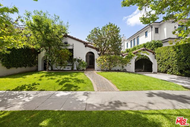 6410 Drexel Avenue, Los Angeles CA: https://media.crmls.org/mediaz/911e9f67-23da-4c51-b298-7f3b2ed25584.jpg