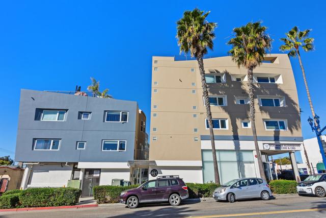 Detail Gallery Image 8 of 55 For 401 N Coast Hwy #301,  Oceanside,  CA 92054 - 3 Beds | 3 Baths