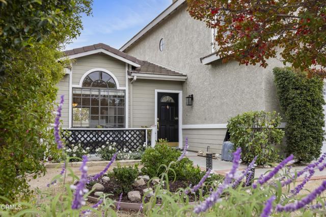 27722 Buckskin Drive, Castaic CA: https://media.crmls.org/mediaz/911f6017-6e3c-47d1-ac37-563ef7b5b3f3.jpg