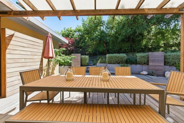 3225 Upper Lock Avenue, Belmont CA: https://media.crmls.org/mediaz/911f780a-f3ab-4384-9e6c-35d023dbb3db.jpg