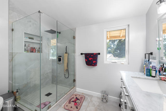 4148 Camino De La Cumbre, Sherman Oaks CA: https://media.crmls.org/mediaz/912008ef-3e19-46e6-829e-2941d83a3043.jpg