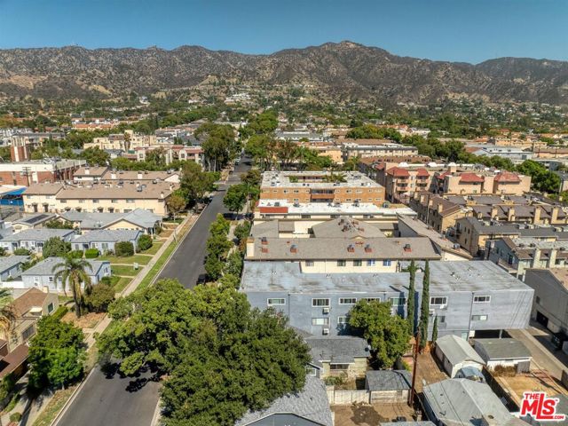 512 East Tujunga Avenue photo 32