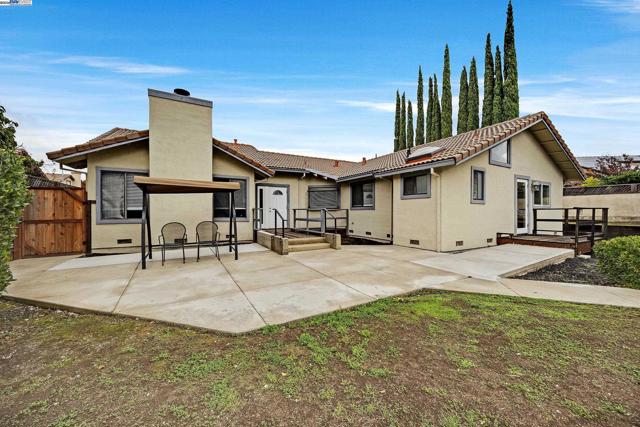 1116 Vista Point Ln, Concord CA: https://media.crmls.org/mediaz/91221e48-f5c4-476b-a9e5-bb8789df4ffe.jpg