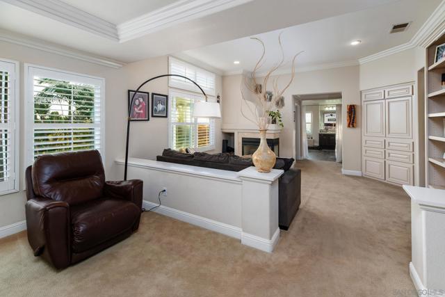 5255 Greenwillow Ln, San Diego CA: https://media.crmls.org/mediaz/912256cb-5407-4e46-91ac-ff0f6cbf0dc6.jpg