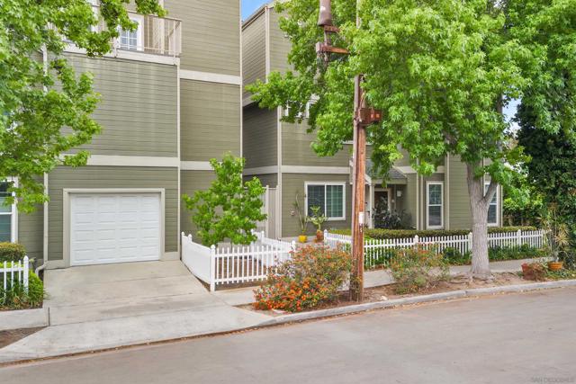 4204 3rd Ave, San Diego CA: https://media.crmls.org/mediaz/91228163-dc74-4bd0-b8a5-12af8bb4d64c.jpg