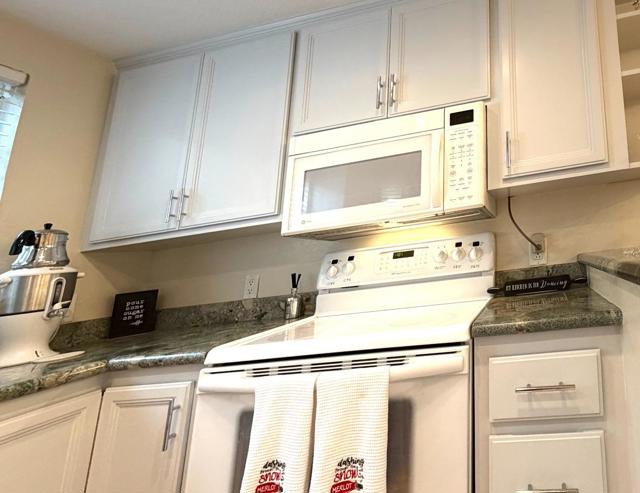 3120 Heather Ridge Drive, San Jose CA: https://media.crmls.org/mediaz/91228e6c-f507-4422-97a1-35ddd585d833.jpg