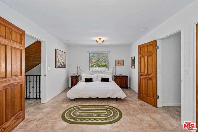 666 Marr Street, Venice CA: https://media.crmls.org/mediaz/91231521-4909-486e-ba70-6f990ab1696d.jpg