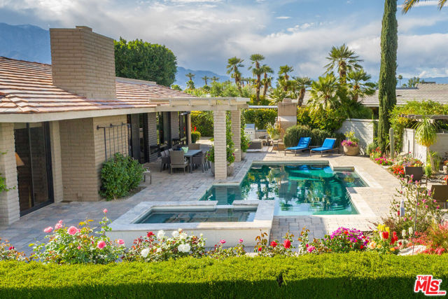 4 Trinity Court, Rancho Mirage CA: https://media.crmls.org/mediaz/91236019-9e10-47bd-994d-a0cd0ac0e206.jpg