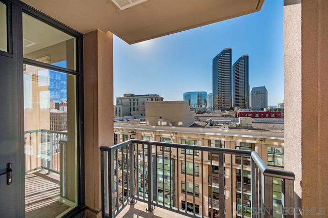 530 K Street, San Diego CA: https://media.crmls.org/mediaz/91263f27-efec-420c-a12c-b0d0565a1800.jpg