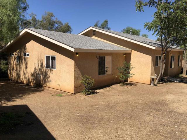 5120 Montiel Truck Trl, Jamul CA: https://media.crmls.org/mediaz/9126597b-7291-40ab-a2da-759d0ed03416.jpg