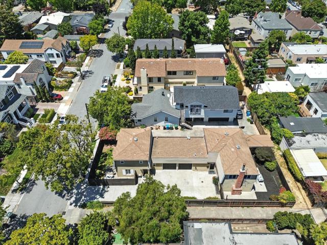 946 Laguna Avenue, Burlingame CA: https://media.crmls.org/mediaz/91275dd2-96dd-48b8-a1d0-8a234af8550d.jpg