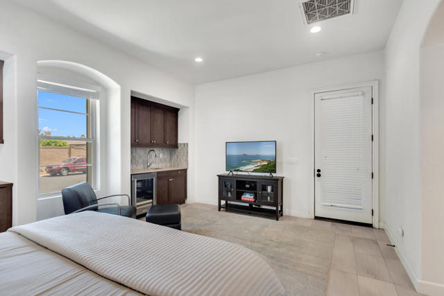 81805 Four Seasons Place, La Quinta CA: https://media.crmls.org/mediaz/9127a5b7-1417-4609-b911-4e051ea71460.jpg