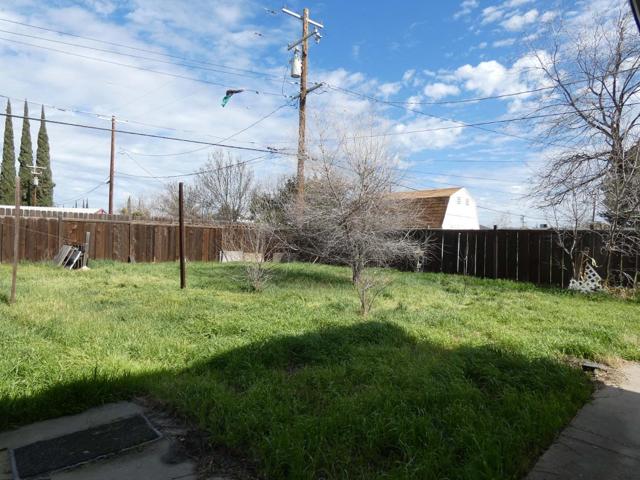 2674 Marguerite Street, Dos Palos CA: https://media.crmls.org/mediaz/91281e83-25da-41d2-9823-90aff5d4d78f.jpg