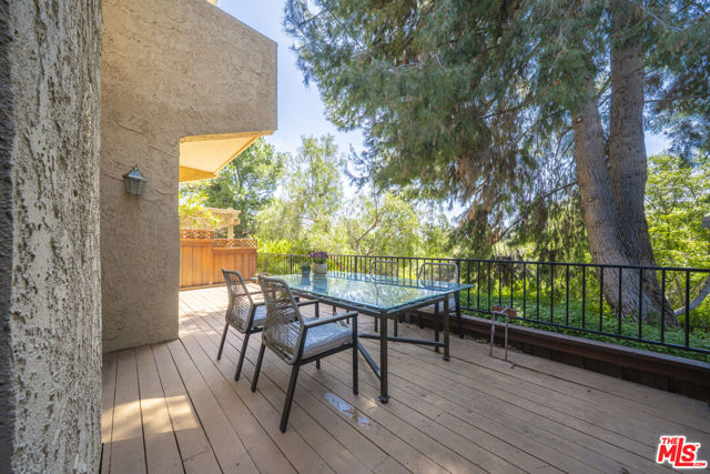 532 Riviera Court, Fullerton CA: https://media.crmls.org/mediaz/9128f366-e2f2-4a59-b1ea-b75ab4ff2a13.jpg