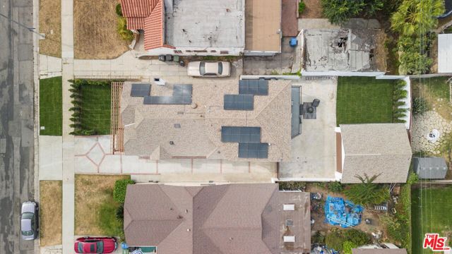 3815 W 60th Street, Los Angeles CA: https://media.crmls.org/mediaz/91296306-7620-4b63-978b-86cb76975efd.jpg
