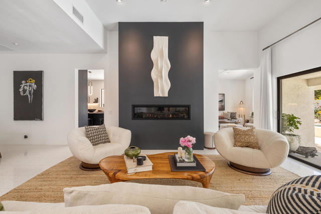 75465 Montecito Drive, Indian Wells CA: https://media.crmls.org/mediaz/912a09bd-b1f3-4239-9670-bfb3c5e35976.jpg