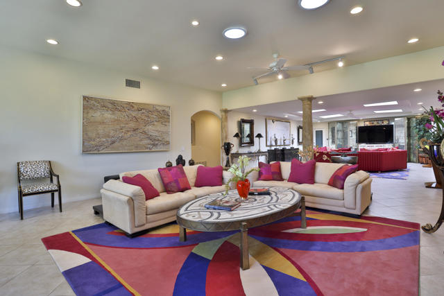 45735 Pawnee Road, Indian Wells CA: https://media.crmls.org/mediaz/912a0cdd-3b8e-401c-b099-ffd1431930c7.jpg