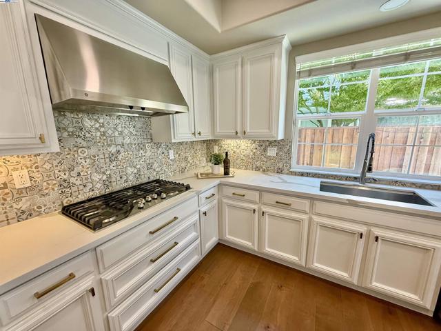 5825 Dresslar Cir, Livermore CA: https://media.crmls.org/mediaz/912a1051-b875-453e-9fff-cc4025ba6e25.jpg