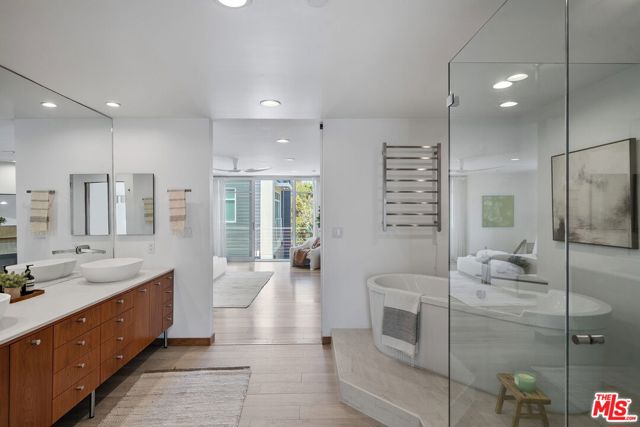 512 Brooks Avenue, Venice CA: https://media.crmls.org/mediaz/912a8c71-302b-4adb-8985-cdbaa3b44e08.jpg