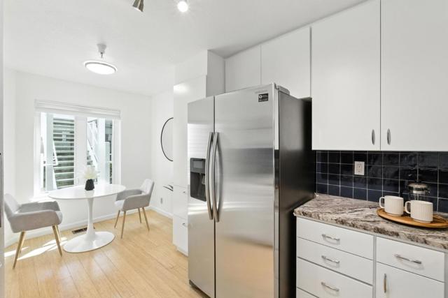 580 Pointe Pacific, Daly City CA: https://media.crmls.org/mediaz/912ab699-14be-4f7c-b9ab-6423988557dd.jpg
