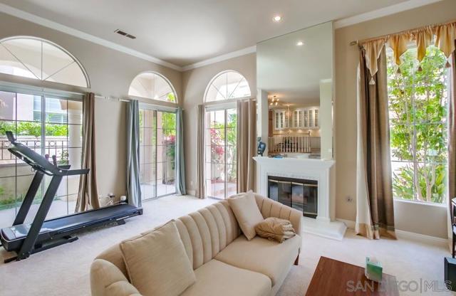 5159 Renaissance Ave, San Diego CA: https://media.crmls.org/mediaz/912aef84-4adc-4b5d-ac08-45a8685bdc53.jpg