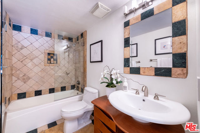 8919 Moorcroft Avenue, West Hills CA: https://media.crmls.org/mediaz/912b24e5-21ef-4e90-9efe-a65aaaaf3e6f.jpg