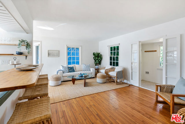 1026 Ozone Avenue photo 4