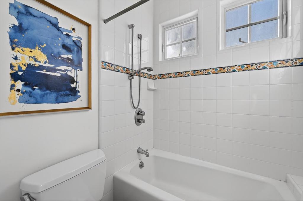 https://media.crmls.org/mediaz/912b3560-da8b-4379-8ba5-f61c4ac1cca7.jpg?preset=X-Large
