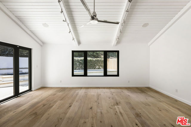 2425 Rinconia Drive, Los Angeles CA: https://media.crmls.org/mediaz/912b915c-3658-4027-b1ae-9214d8e6b10a.jpg