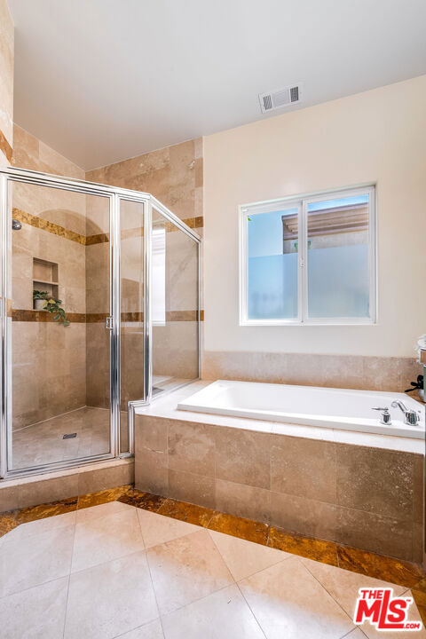 4125 W Hood Avenue, Burbank CA: https://media.crmls.org/mediaz/912cf5a3-413b-4b5a-9062-b9164914ab39.jpg